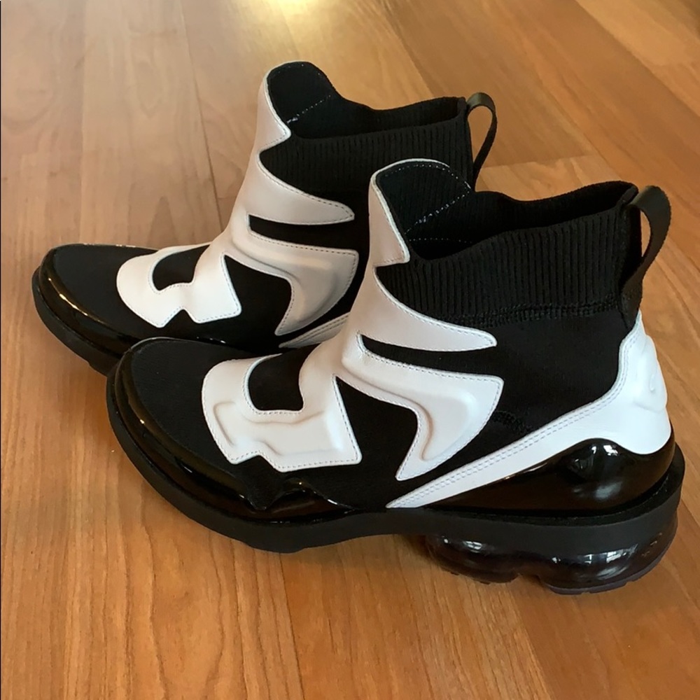 Nike VaporMax Light 2 Tuxedo